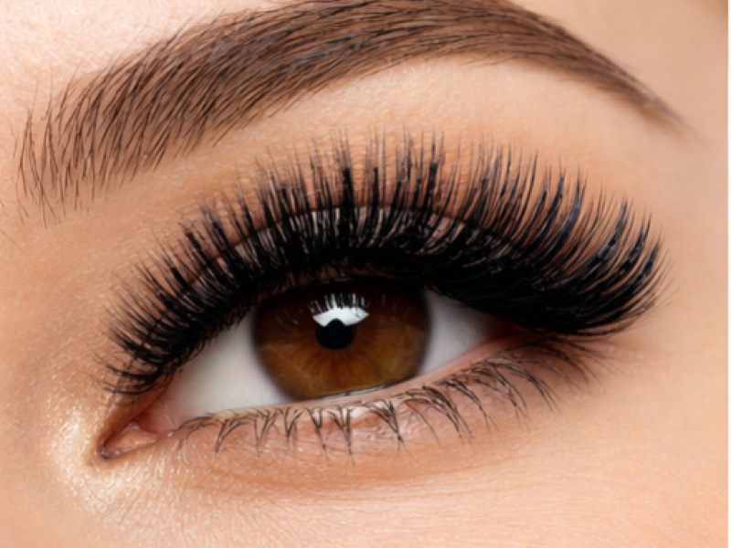 Rzęsy Nagaraku – dlaczego są tak popularne wśród stylistek?